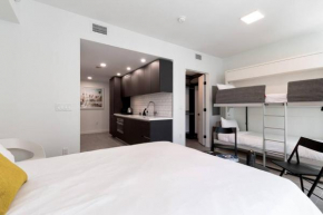 Stylish Modern Downtown Studio Free Parking